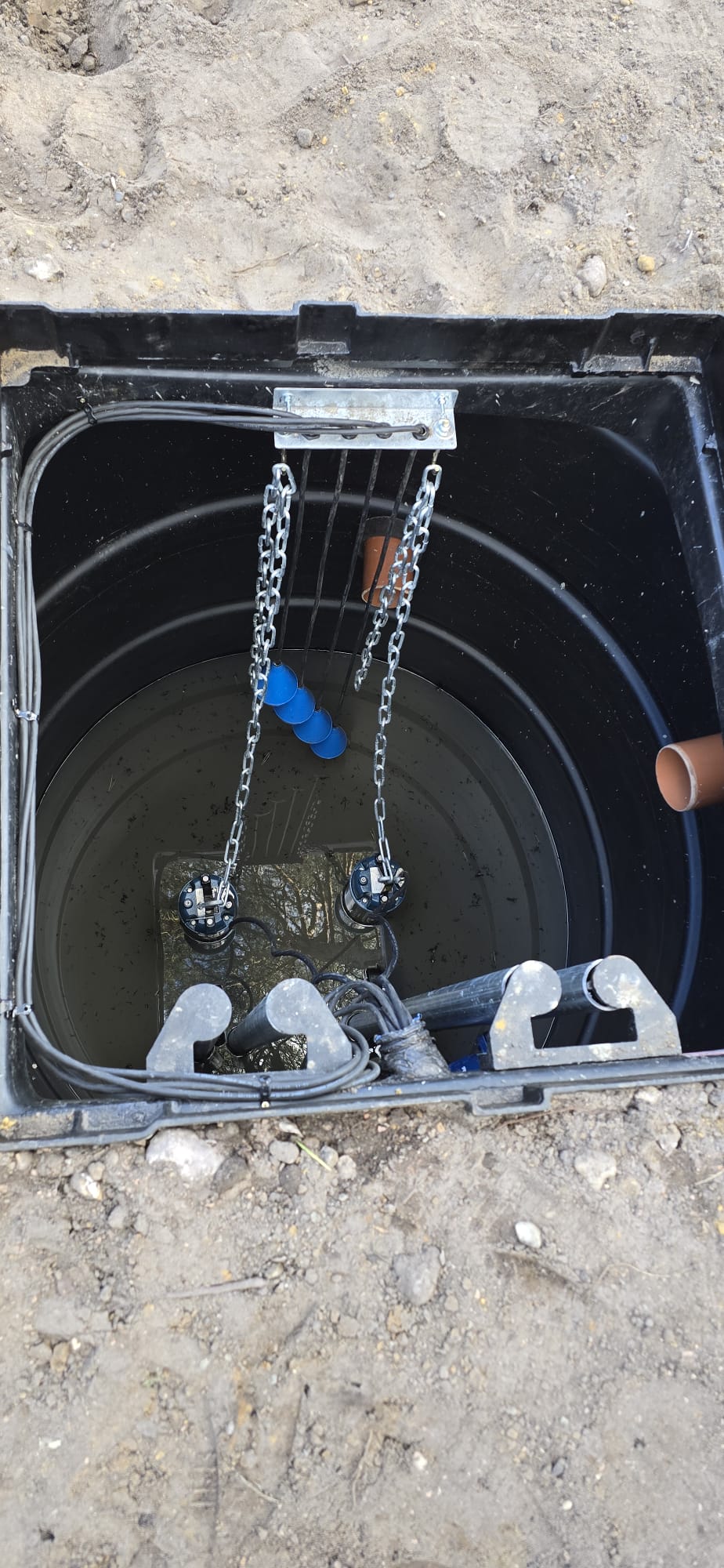 Twin foul water pumps in chamber